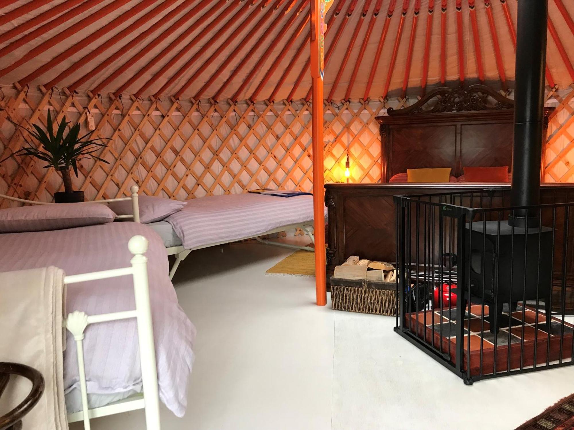 Hotel Gilfach Gower Farm Luxury Yurt With Hot Tub Ammanford Exterior foto