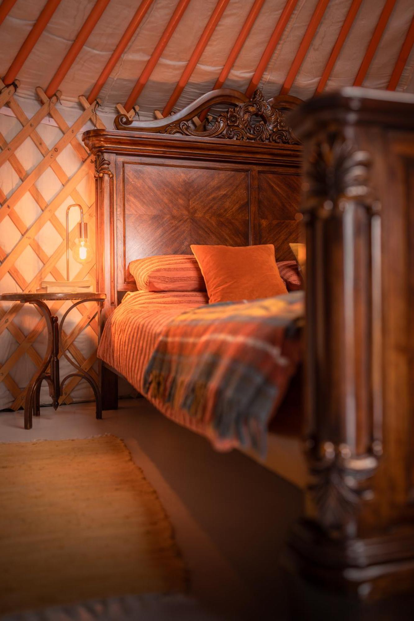 Hotel Gilfach Gower Farm Luxury Yurt With Hot Tub Ammanford Exterior foto